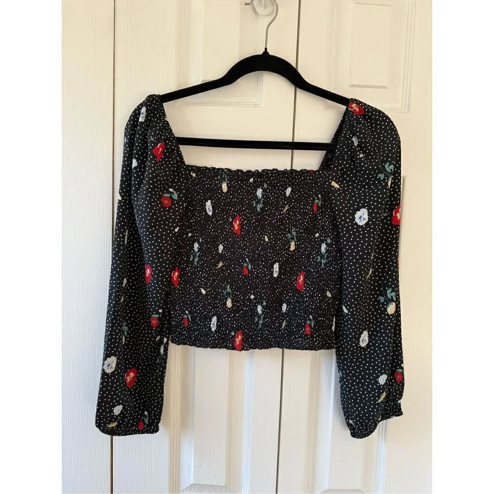 NWOT Abercrombie & Fitch Smocked Puff Long Sleeve Floral Crop Top SMALL